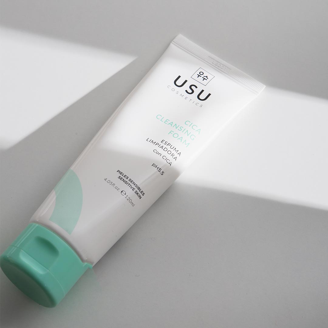 Espuma limpiadora facial con centella asiática pH 5.5, primer paso de la doble limpieza coreana