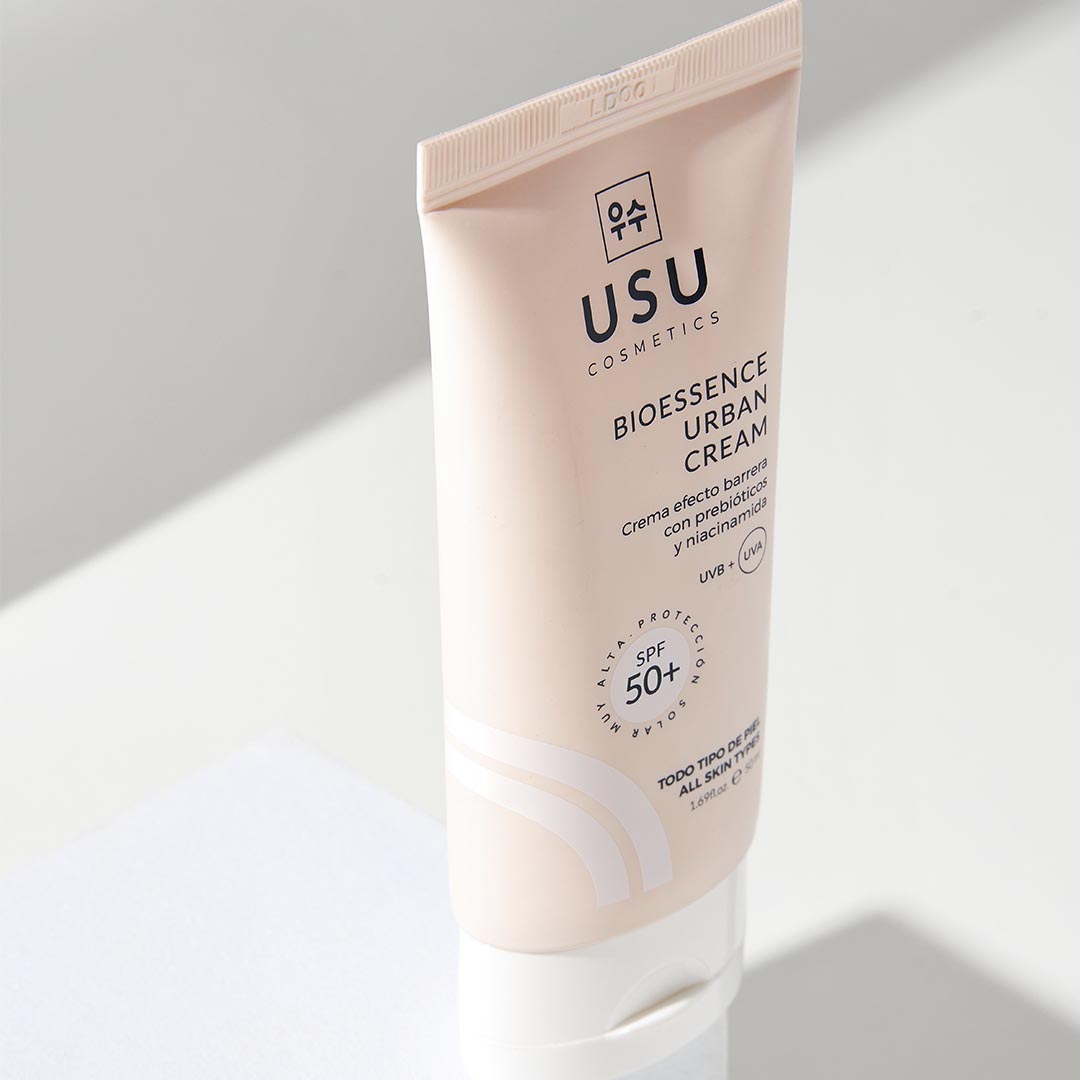 Crema hidratante coreana Bioessence con alta protección solar SPF 50+ contra rayos UVA UVB